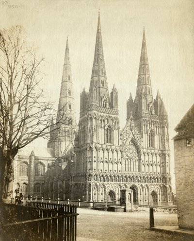 Katedra w Lichfield, Staffordshire, ok. 1860 autorstwa Francis Bedford