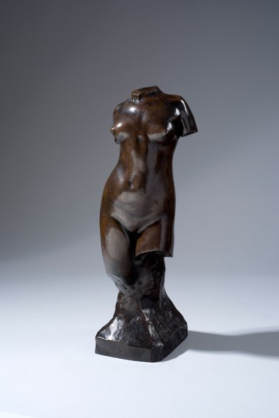 Tułów autorstwa Francis Derwent Wood