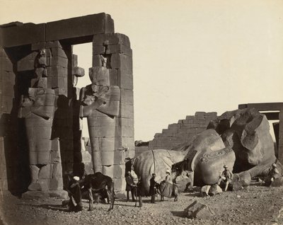 Upadły posąg w Ramesseum, Teby autorstwa Francis Frith