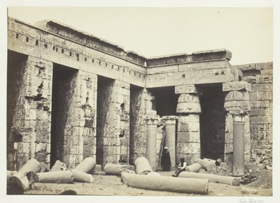 Sąd Wewnętrzny Medinet Habbo, Teby, 1857. autorstwa Francis Frith