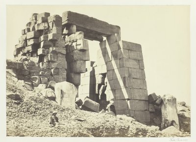 Pylon granitowy, Teby, 1857. autorstwa Francis Frith