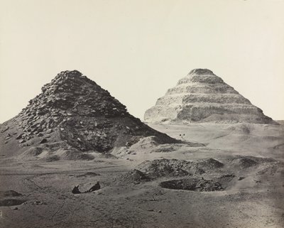 Piramidy w Sakkarze, od północnego wschodu, 1858. autorstwa Francis Frith