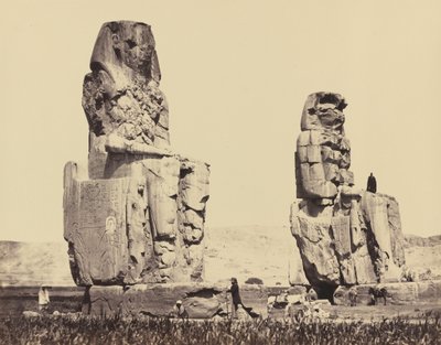 Posągi na równinie, Teby, 1858 (zdjęcie) autorstwa Francis Frith