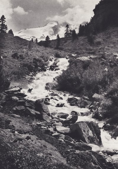 Alpy Wschodnie: Pasmo Reichen z górnego krańca Wildgerlos Tal (zdjęcie czarno-białe) autorstwa Francis Sydney Smythe