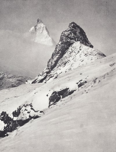 Alpy Pennińskie: Matternhorn i Riffelhorn (zdjęcie czarno-białe) autorstwa Francis Sydney Smythe