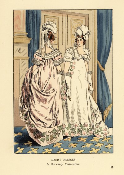Kobiety w piórowych nakryciach głowy i luksusowych haftowanych sukniach, dwór króla Ludwika XVIII, około 1817 roku. Wnętrze z błękitnymi zasłonami i dywanem fleur de lys. Suknie dworskie w okresie wczesnej restauracji, Paryż. Litografia ręcznie kolorowana  autorstwa François Courboin
