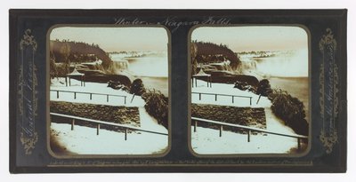 Zimowy wodospad Niagara, widok ogólny od strony amerykańskiej autorstwa Frederic and William Langenheim