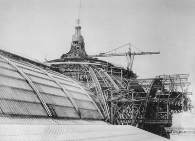 Budowa kopuły Grand Palais na Wystawę Powszechną 1900 autorstwa French Photographer