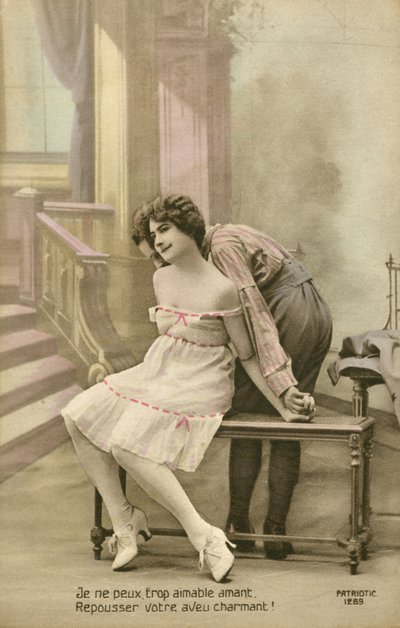 Obejmująca para (kolorowe zdjęcie) autorstwa French Photographer