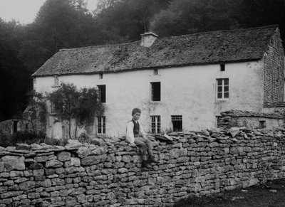 Farma w pobliżu Bourmont en Haute Marne, ok. 1880 r. autorstwa French Photographer