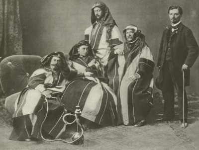 Ferdinand De Lesseps (drugi od prawej) przy pracy nad Kanałem Sueskim (zdjęcie czarno-białe) autorstwa French Photographer