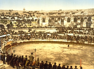 Wewnątrz amfiteatru w Nîmes, 1890-1900 autorstwa French Photographer