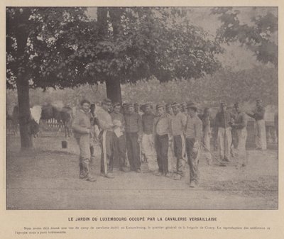 Komuna Paryska, Jardin Du Luxembourg zajęty przez kawalerię wersalską (zdjęcie czarno-białe) autorstwa French Photographer