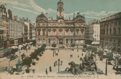 Lyon - Place des Terreaux - Fontanna Bartholdi i Ratusz. Pocztówka wysłana w 1913 roku. autorstwa French Photographer
