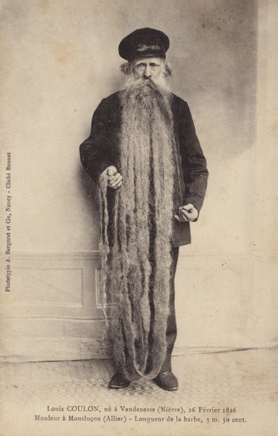 Mężczyzna z wyjątkowo długą brodą autorstwa French Photographer
