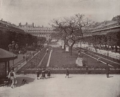 Paryż: Ogród Palais Royal (zdjęcie czarno-białe) autorstwa French Photographer