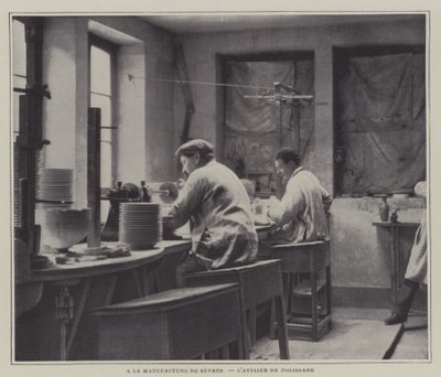 Warsztat polerski w fabryce porcelany Sevres we Francji (zdjęcie czarno-białe) autorstwa French Photographer