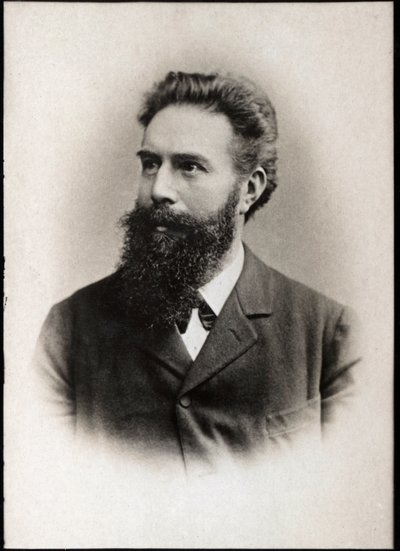 Portret Wilhelma Conrada Roentgena lub Rontgena (1845-1923), niemieckiego fizyka. autorstwa French Photographer