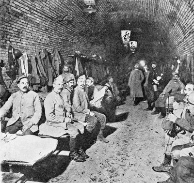 Kwatery sypialne w Forcie Douaumont, ok. 1916 (zdjęcie bw) autorstwa French Photographer