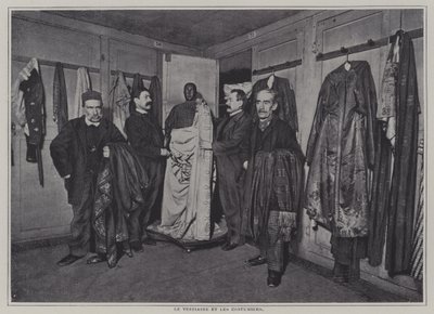 Dział garderoby Comedie-Francaise, Paryż (zdjęcie czarno-białe) autorstwa French Photographer