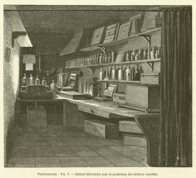 Szafa laboratoryjna do produkcji delikatnych powierzchni (grawerowanie) autorstwa French School