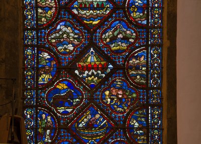 Katedra w Chartres, witraż: życie noe, detal łuku noego na falach autorstwa French School