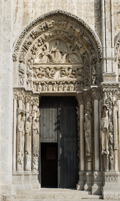 Cathedrale de chartres, zatoka na lewo od królewskiej bramy zwróconej na zachód, mówiła o wzniesieniu autorstwa French School