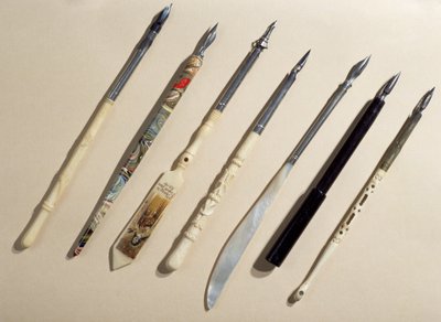 Kolekcja obsadki do piór, początek XX w. (kość słoniowa, masa perłowa i drewno) autorstwa French School