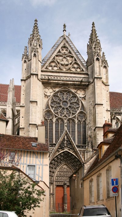 Przedstawiająca południową fasadę i rozetę autorstwa French School