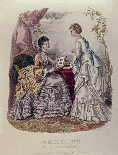Tabliczka z modą przedstawiająca kobiety w sukienkach zaprojektowane przez Mme Breant-Castel i oglądające albumy ze zdjęciami, 1872 autorstwa French School