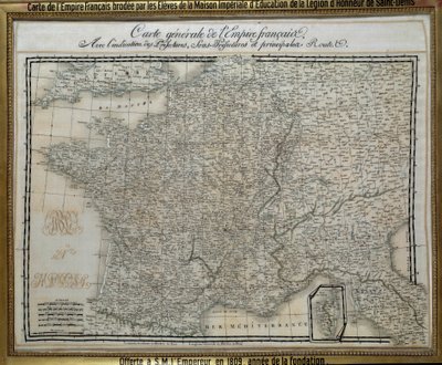 Mapa Cesarstwa Francuskiego (Pierwszego Cesarstwa) wyhaftowana przez uczniów domu cesarskiego Legii Honorowej Saint Denis. Zdjęcie haftu z 1809 roku. Ile d