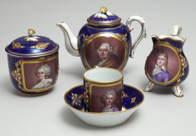 Część serwisu do herbaty z portretami Ludwika XVI (1754-93) i Marii Antoniny (1755-93), Sevres, Francja, ok. 1789 (porcelana) autorstwa French School
