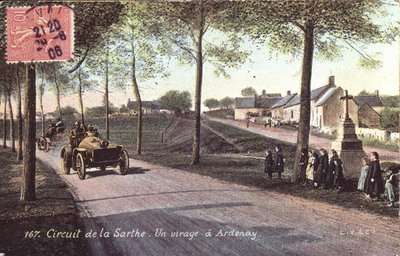 Pocztówka przedstawiająca jazdę samochodem w Sarthe autorstwa French School