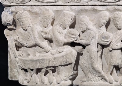 Salome przedstawiająca głowę św. Jana Chrzciciela w święto Heroda, fragment płaskorzeźby na głowicy (kamień) (detal z 86203) autorstwa French School