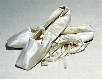 Sygnowane baletki należące do Marii Taglioni (1804-84) autorstwa French School