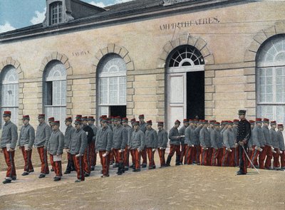 Specjalna szkoła wojskowa Saint-Cyr (Saint Cyr), służba wewnętrzna: Wyjście z amfiteatru. autorstwa French School