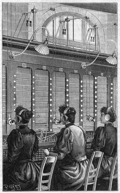 Gabinet telefoniczny (centrala telefoniczna - standardowa telefoniczna) przy rue Gutenberg w Paryżu w 1895 roku. Sekcja wielostanowiskowa dla 240 abonentów obsługiwana przez 3 telefonistów. autorstwa French School