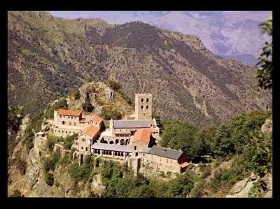 Widok na opactwo św. Marcina du Canigou autorstwa French School