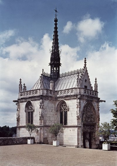 Widok na Chapelle Saint-Hubert z Chateau Amboise, ukończony w 1493 autorstwa French School