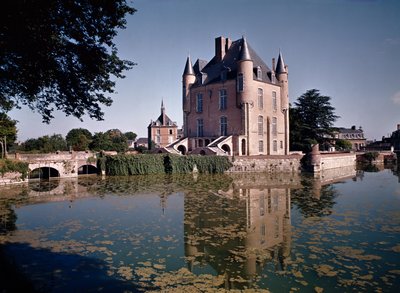 Widok donżonu zamku zbudowanego w latach 1355-88 autorstwa French School