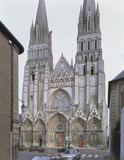 Zachodnia fasada katedry w Bayeux autorstwa French School