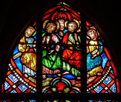 Okno w0 przedstawiające Pięćdziesiątnicę - Dziewicę i czterech Apostołów autorstwa French School