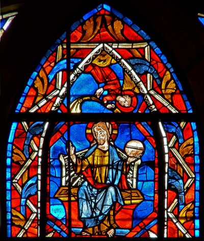 Okno w107 przedstawiające Chrystusa w chwale autorstwa French School