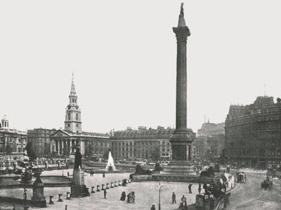 Trafalgar Square, Londyn, 1895. autorstwa Frith and Co