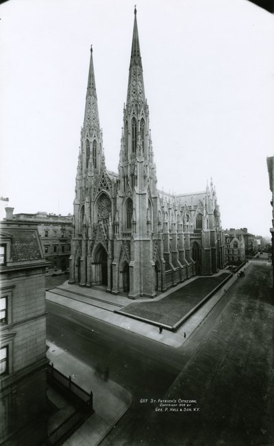 Katedra św. Patryka, Piąta Aleja, 1909 r. (fotografia czarno-biała) autorstwa G.P. Hall und Sohn