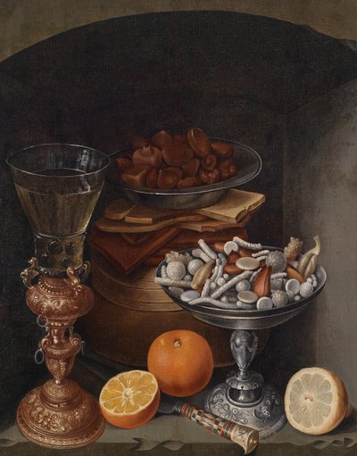 Martwa natura z kieliszkiem, pomarańczami, talerzem z grzybami i srebrnym pucharem, początek XVII w.. autorstwa Georg Flegel