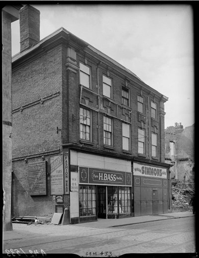 Fleet Street 5-5A, Coventry, 1941. autorstwa George Bernard Mason