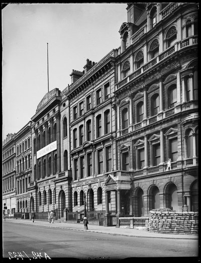 Colmore Row, Birmingham, 1941. autorstwa George Bernard Mason