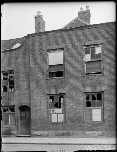 Little Park Street, Coventry, 1941. autorstwa George Bernard Mason
