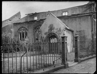 Kościół św. Benedykta, ulica Saint Benedicts, Norwich, Norfolk, 1942. autorstwa George Bernard Mason